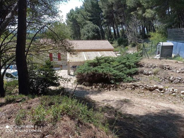 Carport-construction-exterieure-a-Cheval-Blanc