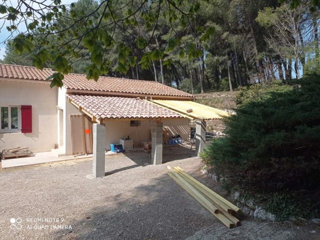 Chantier-carport-a-Cheval-Blanc
