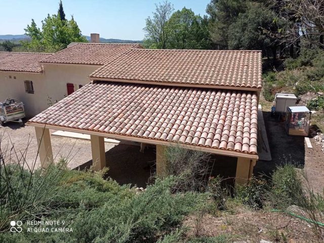 Chantier-pour-un-carport-a-Cheval-Blanc