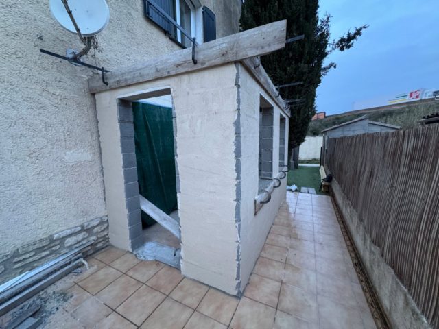 Chnatier-pour-la-construction-dun-hall-dentree-a-Orgon
