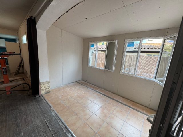 Construction-macon-a-Orgon-chantier-dun-hall-dentree