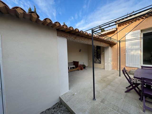 Macon-a-Salon-de-Provence-realisation-dun-Carport