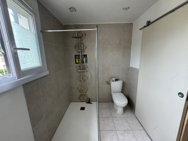 Renovation-pour-une-salle-de-bain-a-Saint-Martin-de-Crau