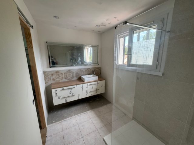 Travaux-de-renovation-de-salle-de-bain-a-Saint-Martin-de-Crau
