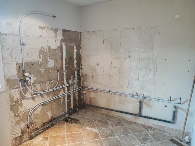 Renovation-de-salle-de-bain-Senas